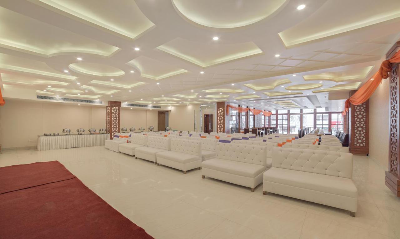 Treebo G K Residency Near Dehradun Railway Station Hotell Exteriör bild