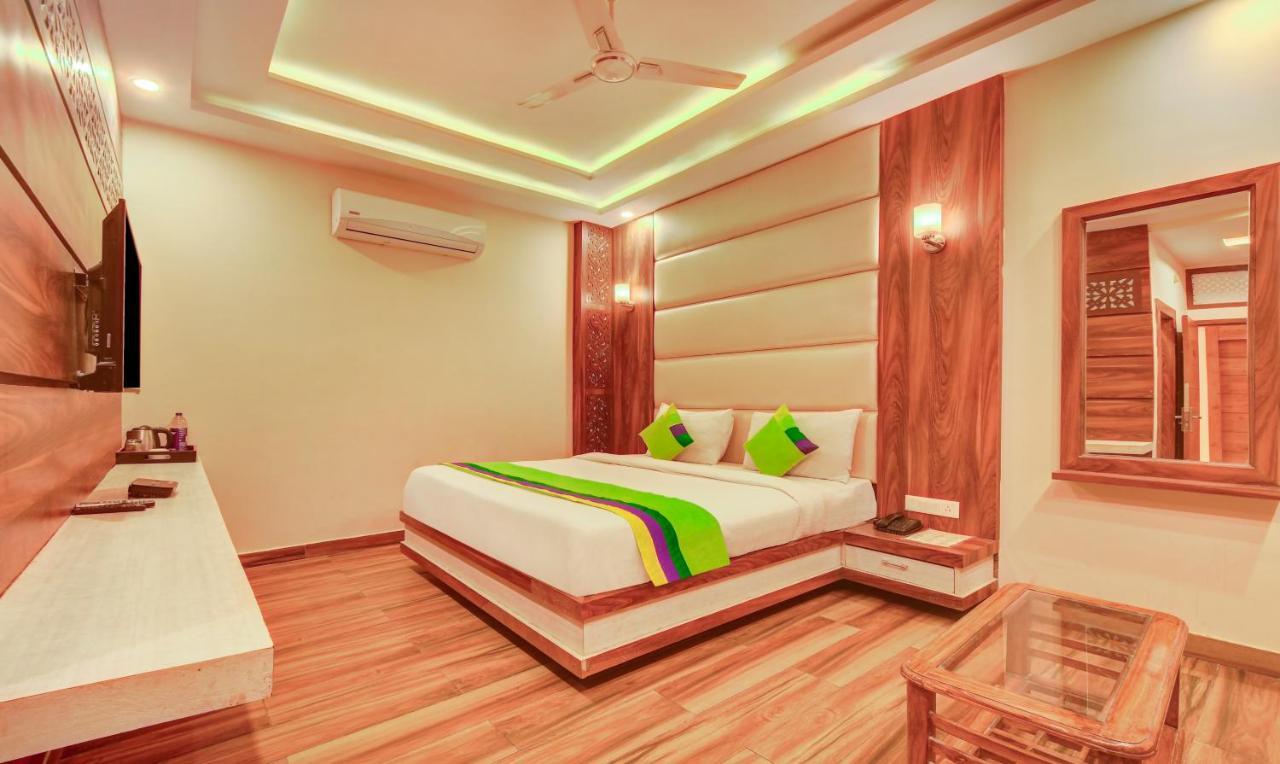 Treebo G K Residency Near Dehradun Railway Station Hotell Exteriör bild