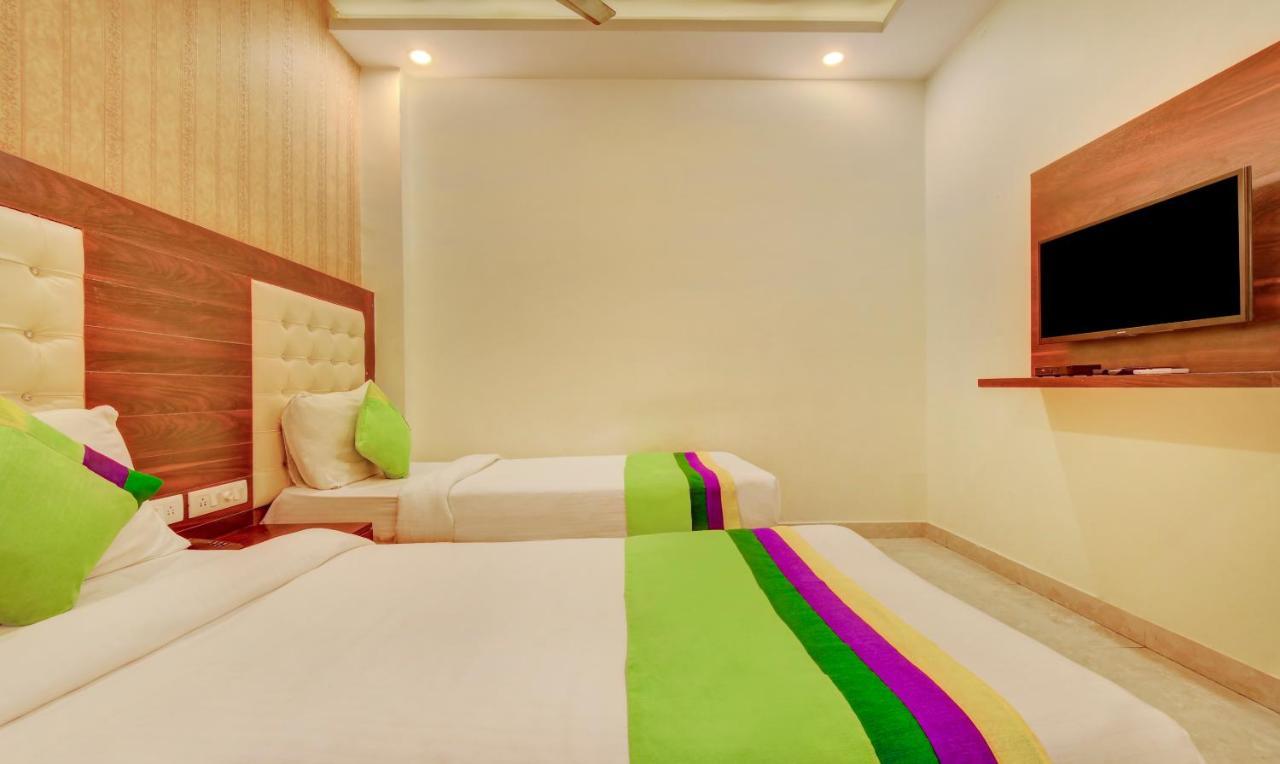 Treebo G K Residency Near Dehradun Railway Station Hotell Exteriör bild