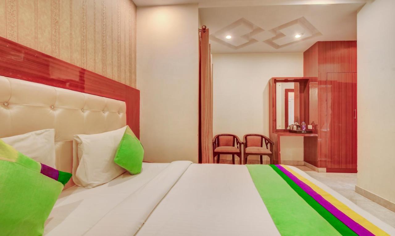 Treebo G K Residency Near Dehradun Railway Station Hotell Exteriör bild