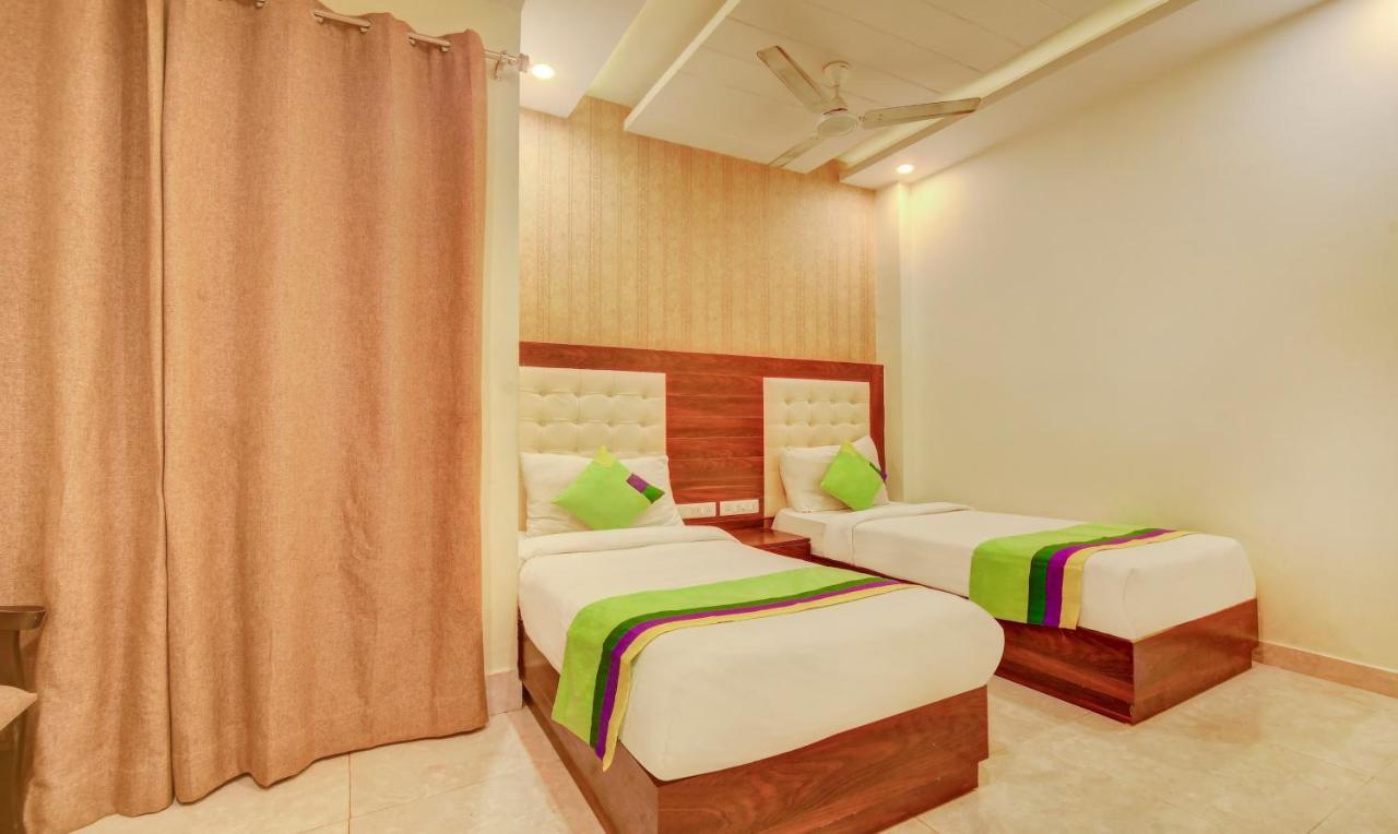 Treebo G K Residency Near Dehradun Railway Station Hotell Exteriör bild