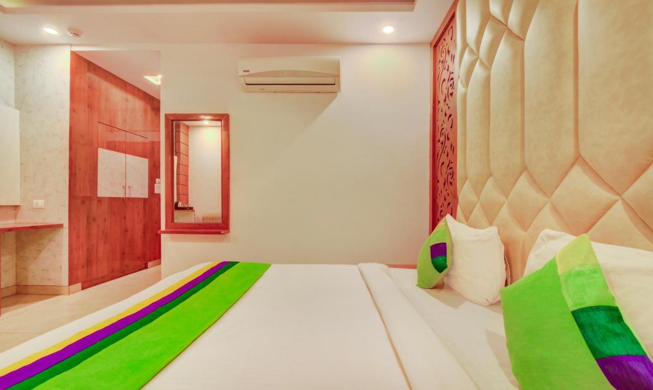 Treebo G K Residency Near Dehradun Railway Station Hotell Exteriör bild