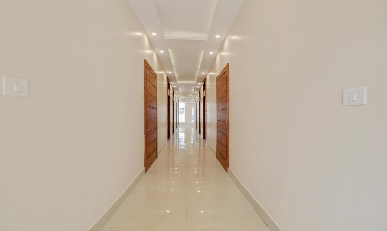 Treebo G K Residency Near Dehradun Railway Station Hotell Exteriör bild
