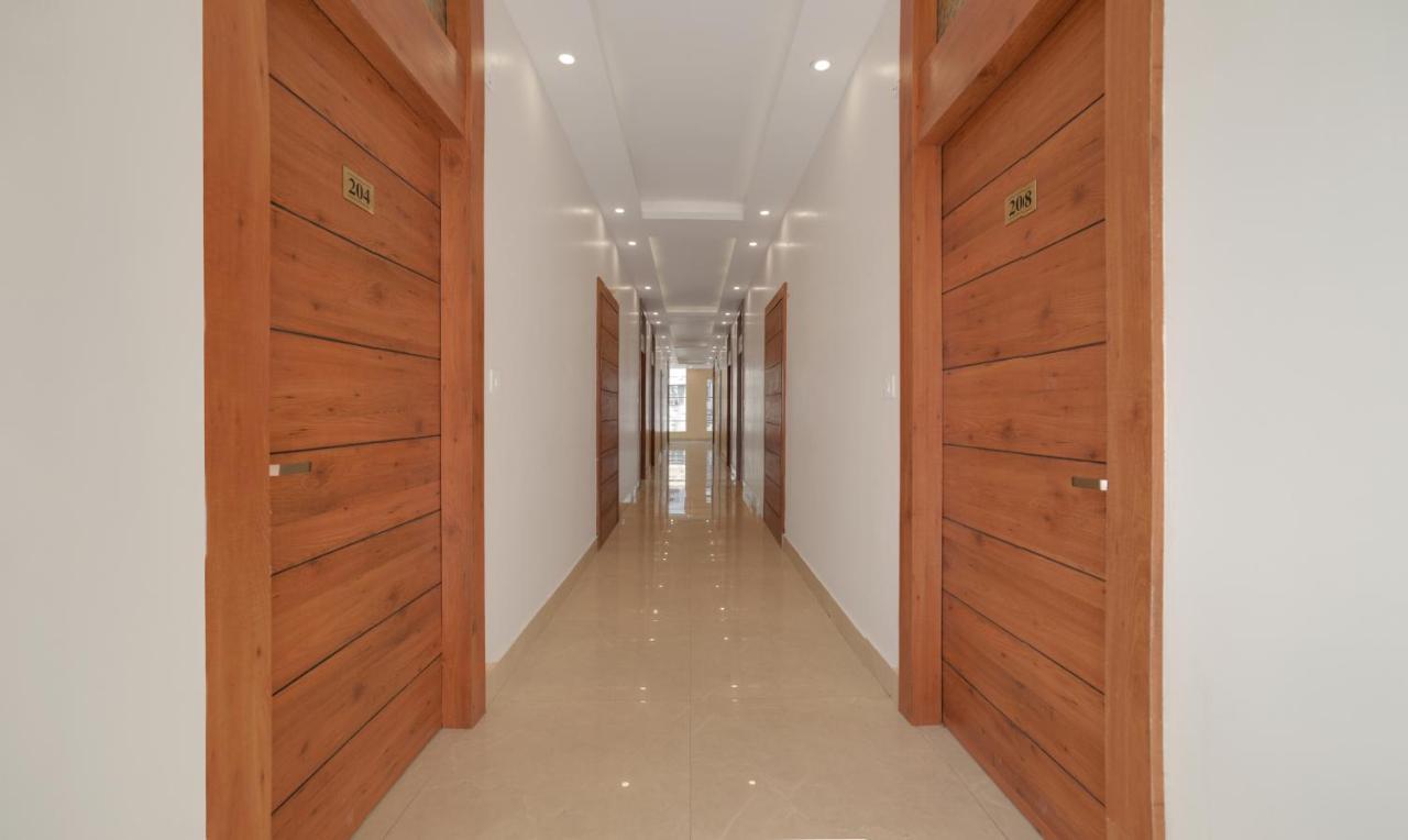 Treebo G K Residency Near Dehradun Railway Station Hotell Exteriör bild