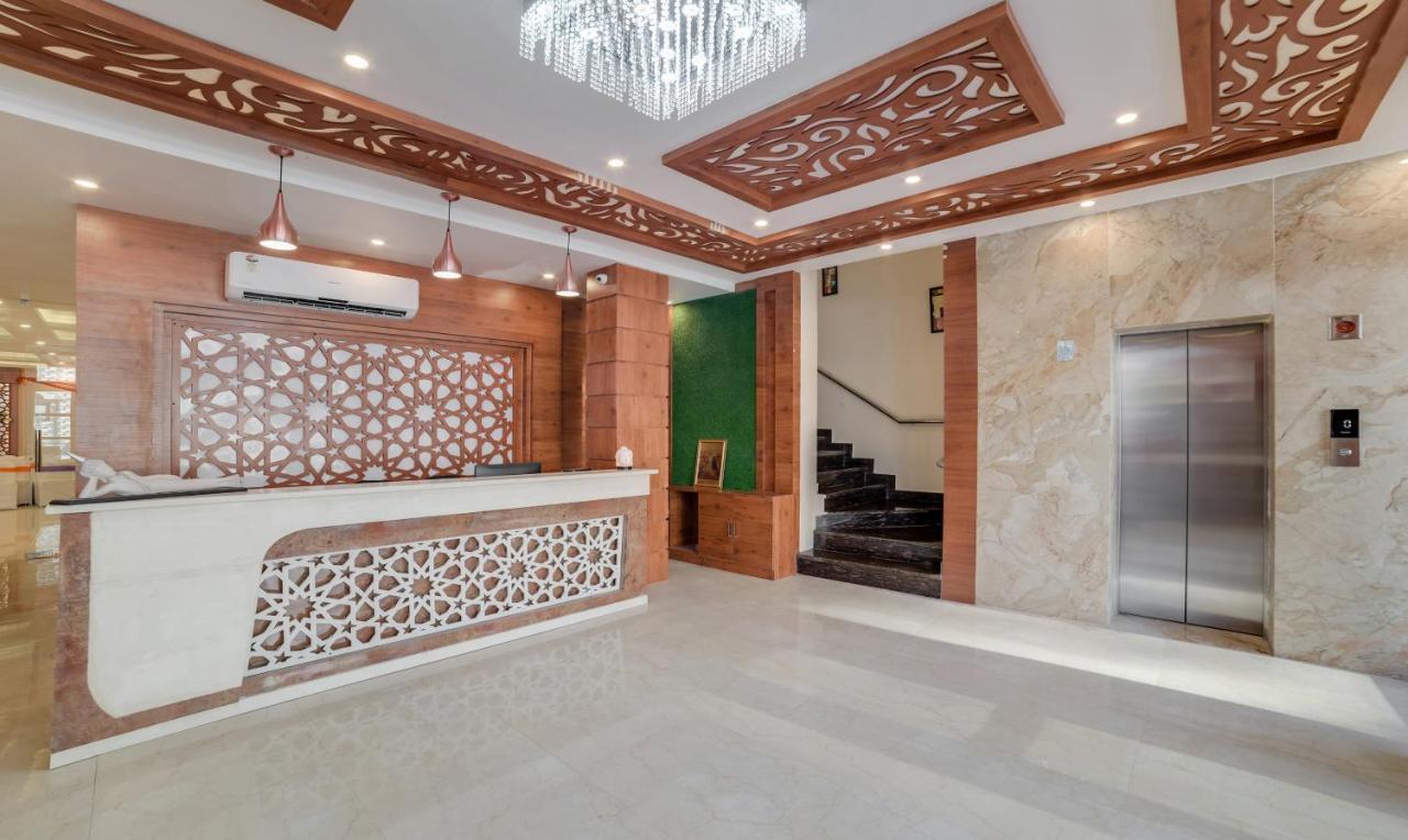 Treebo G K Residency Near Dehradun Railway Station Hotell Exteriör bild